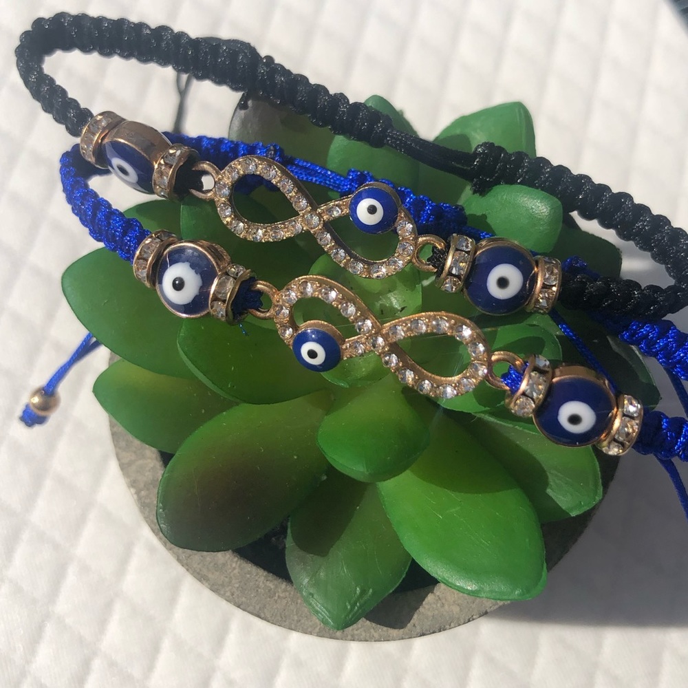 Beautiful evil eye infinity shape adjustable bracelets black and blue 🖤🧿💙